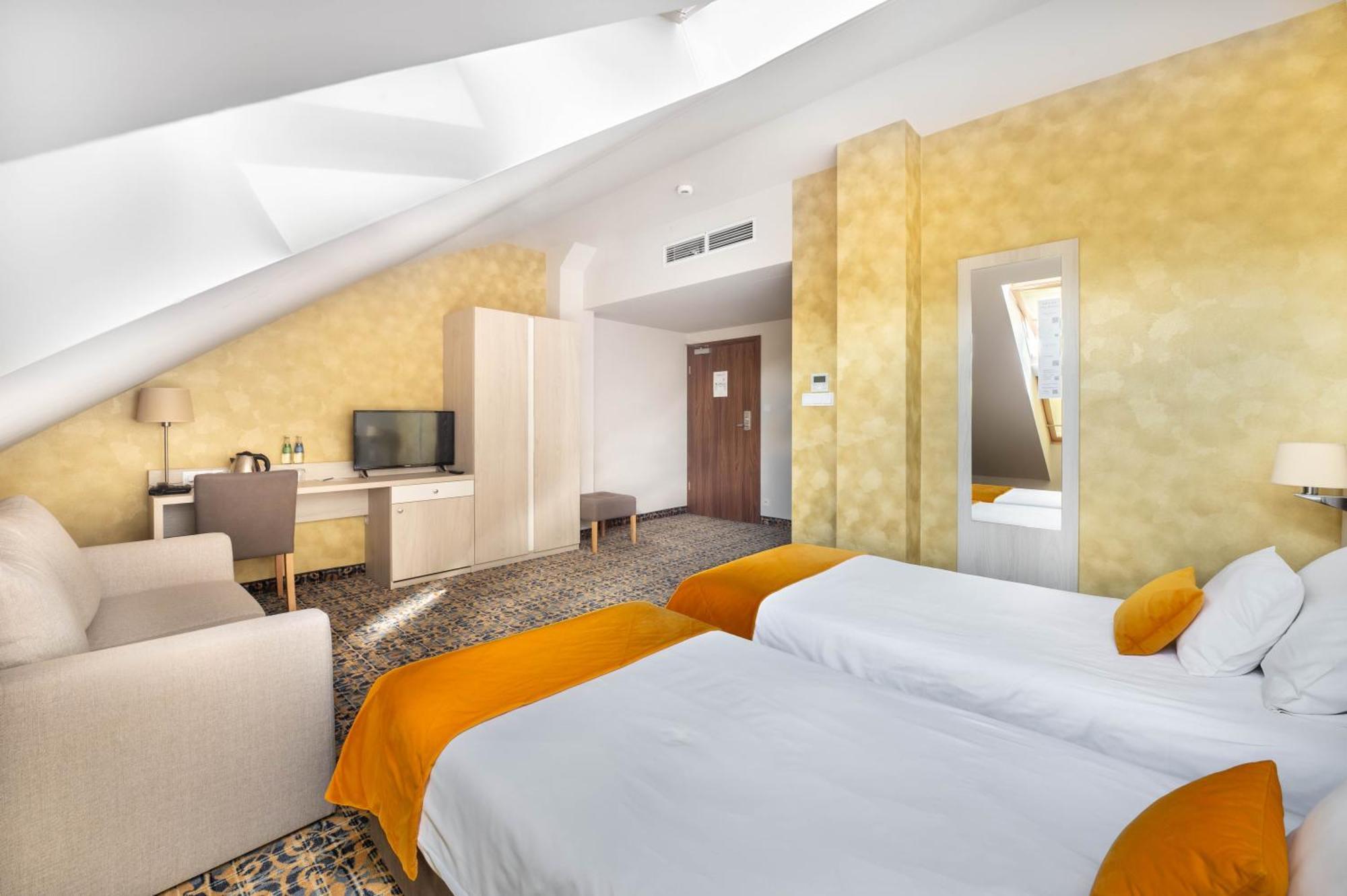 Hotel Arche Czestochowa Exterior photo